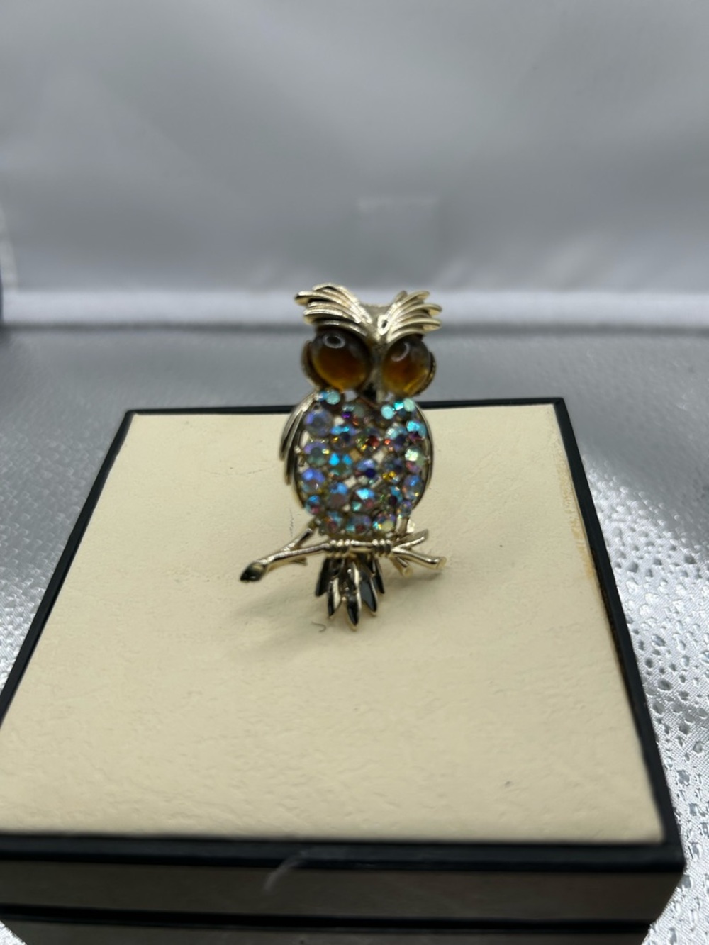 Coro vintage owl brooch gold tone brown stones aurora borealis crystals glam